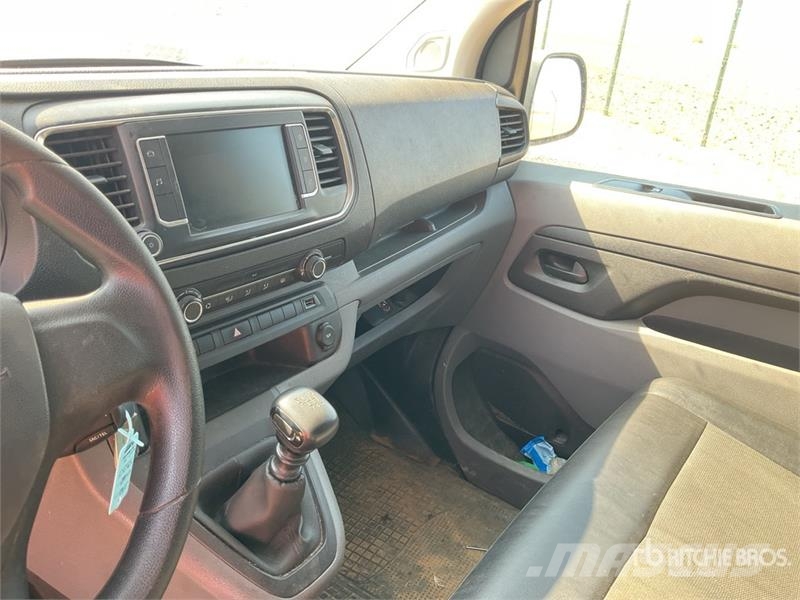 Opel Vivaro Cargo Van Panel vans