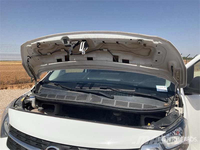 Opel Vivaro Cargo Van Panel vans