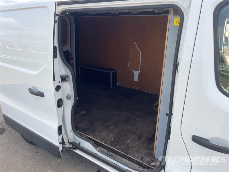 Opel Vivaro Cargo Van Varebiler