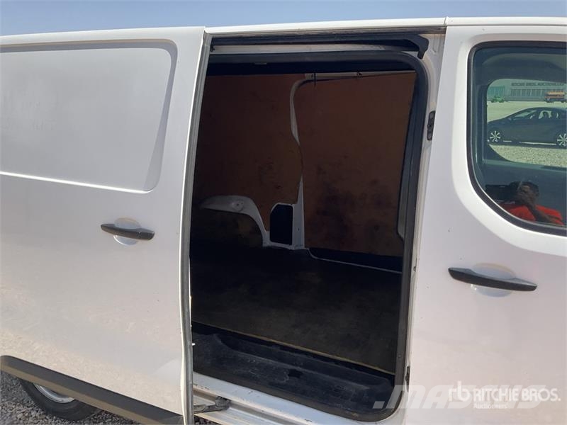 Opel Vivaro Cargo Van Panel vans