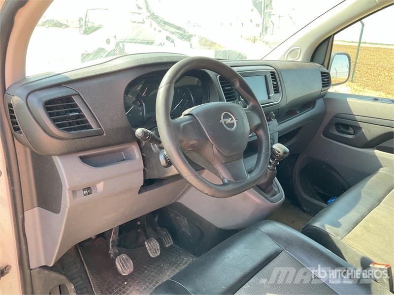 Opel Vivaro Cargo Van Panel vans