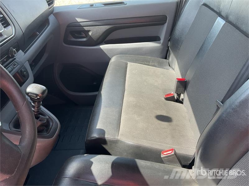 Opel Vivaro Cargo Van Panel vans