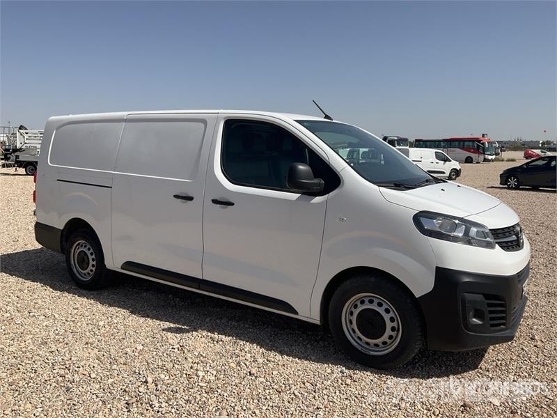 Opel Vivaro Cargo Van Panel vans