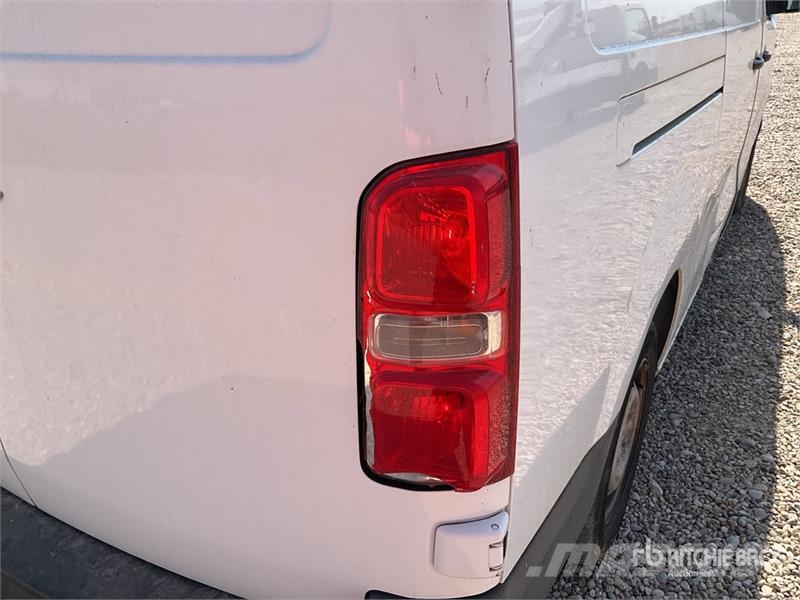 Opel Vivaro Cargo Van Panel vans