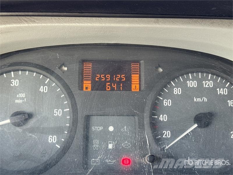 Opel Vivaro dCi 100 Vehicule Utilitaire Cargo Van Kaubikud