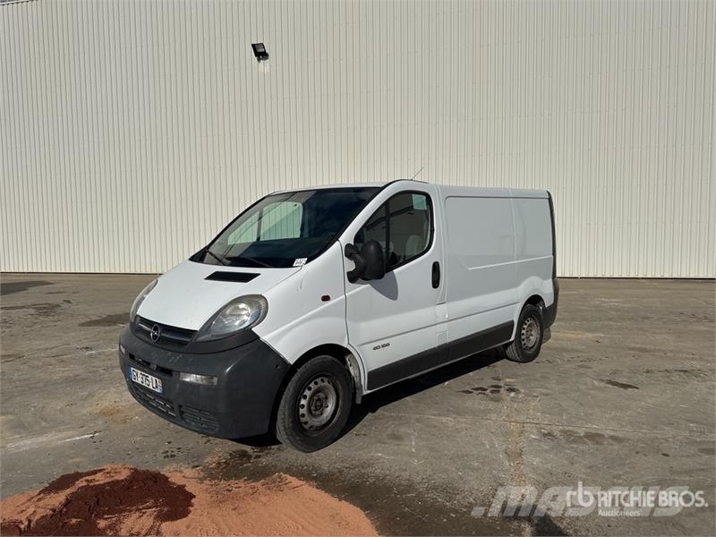 Opel Vivaro dCi 100 Vehicule Utilitaire Cargo Van Kaubikud