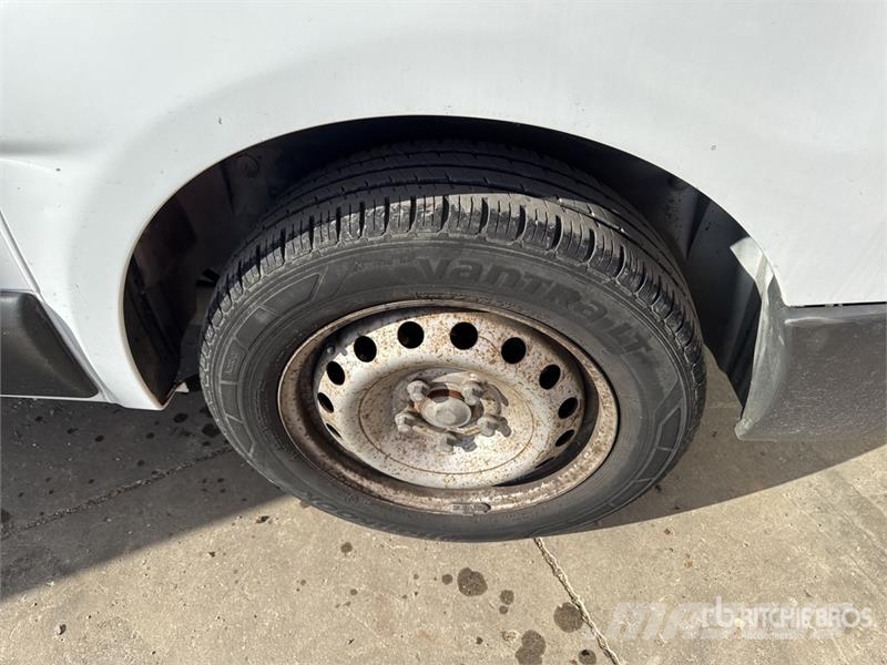 Opel Vivaro dCi 100 Vehicule Utilitaire Cargo Van Kaubikud