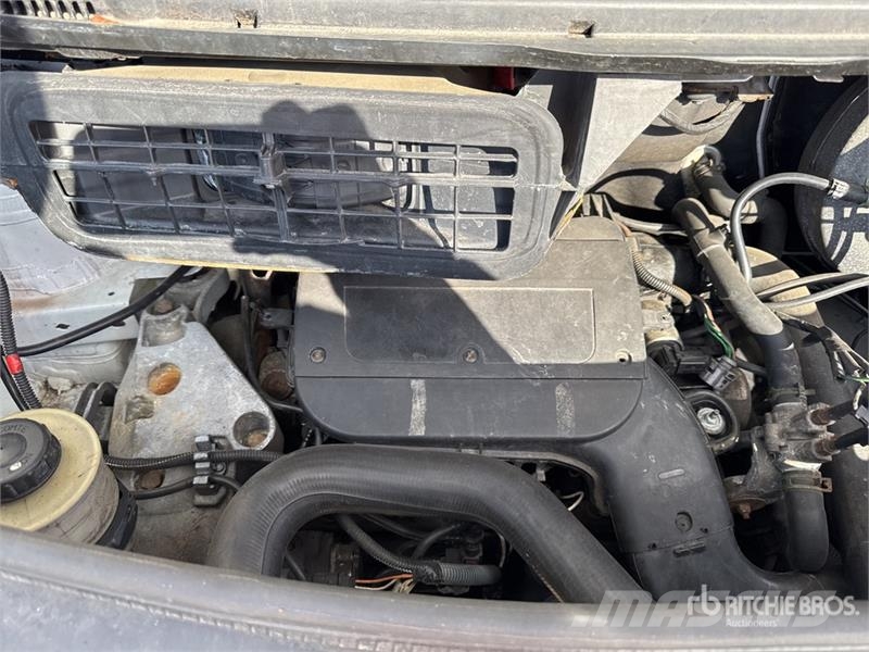 Opel Vivaro dCi 100 Vehicule Utilitaire Cargo Van Kaubikud