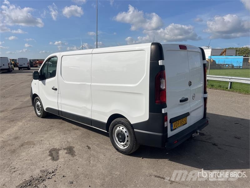 Opel Vivaro Long Body Cargo Van Furgões