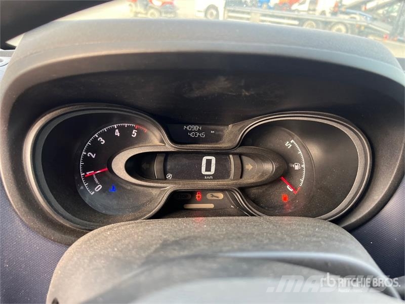 Opel Vivaro Passenger Van Panel vans