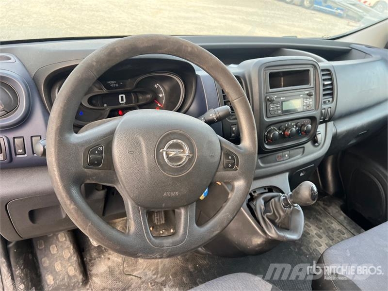 Opel Vivaro Passenger Van Panel vans