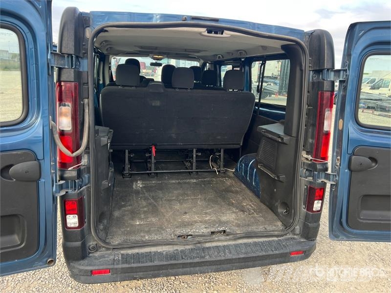 Opel Vivaro Passenger Van Panel vans