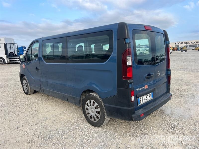 Opel Vivaro Passenger Van Panel vans