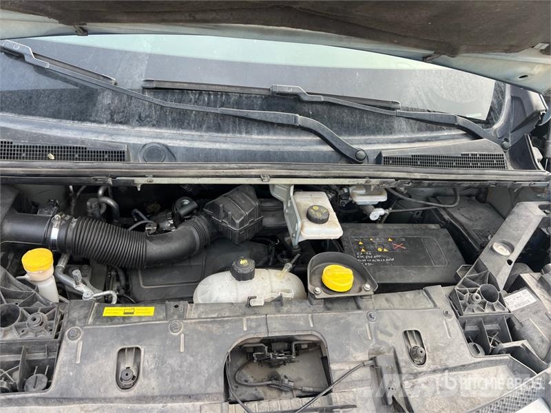 Opel Vivaro Passenger Van Panel vans