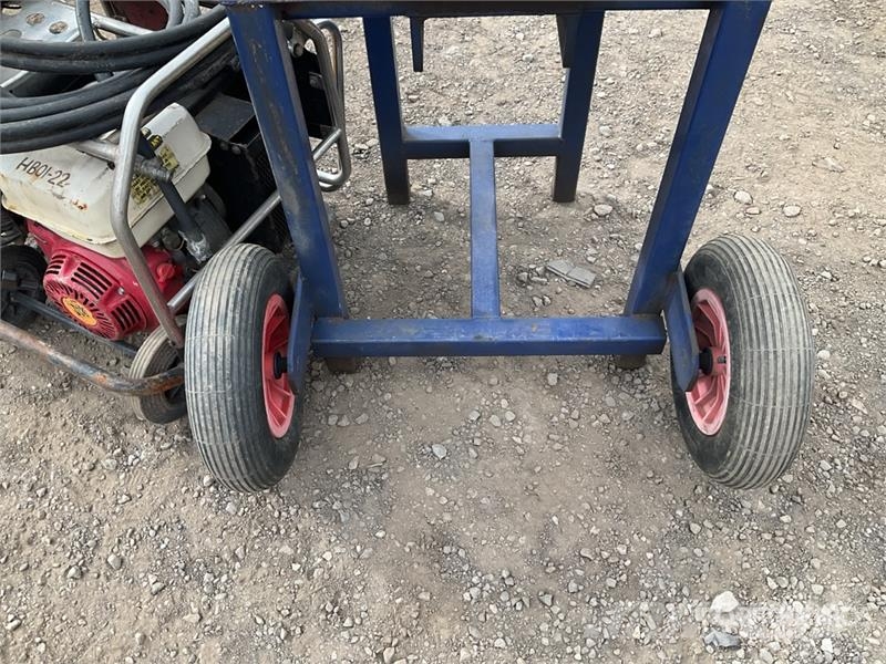 Oxdale Wood Splitter C/W JCB Power Pack Sekačky a rezačky dreva