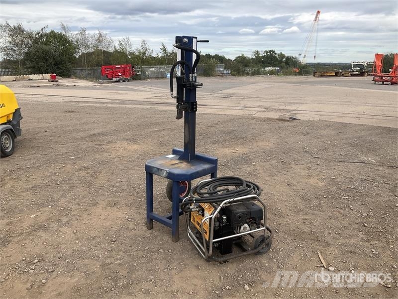 Oxdale Wood Splitter C/W JCB Power Pack Sekačky a rezačky dreva