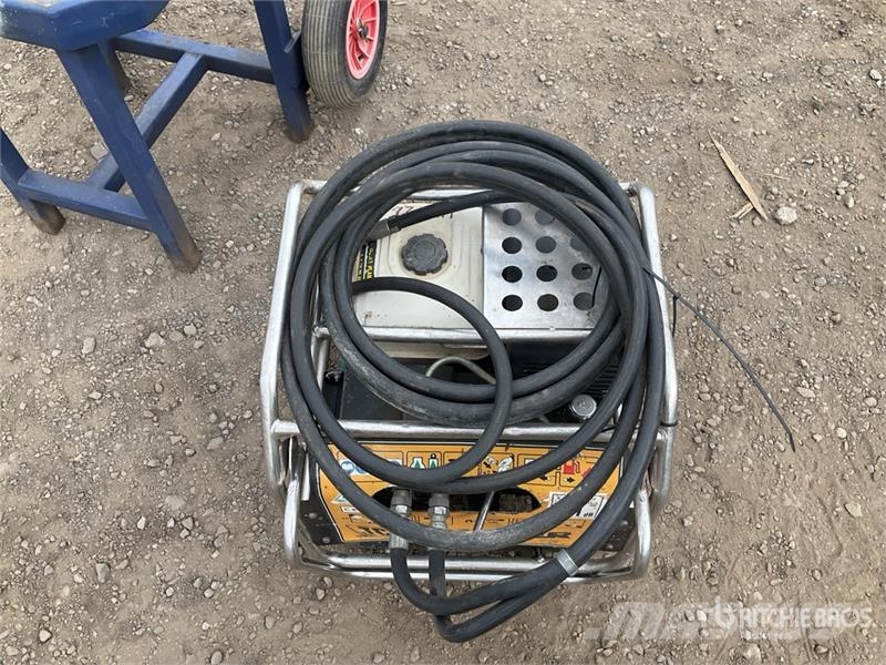 Oxdale Wood Splitter C/W JCB Power Pack Sekačky a rezačky dreva