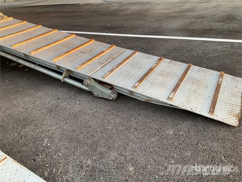 Ozgul Treyler LW429 70 ton Quad/A Extendable Lowboy Trai 低架裝載車