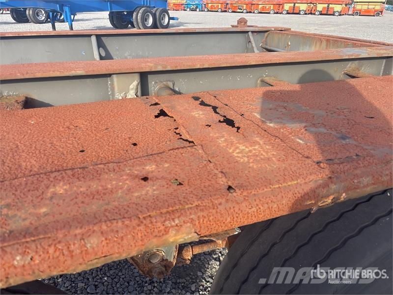 Pacton T/A Container Trailer (Inoperable) Container trailers