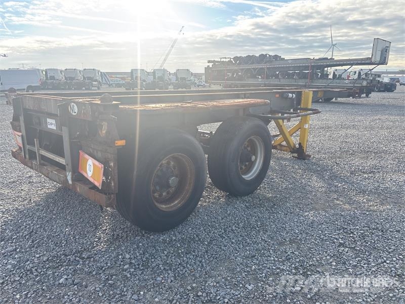 Pacton T/A Container Trailer (Inoperable) Container trailers