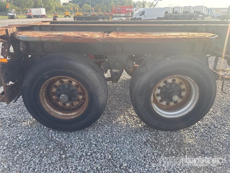 Pacton T/A Container Trailer (Inoperable) Container trailers