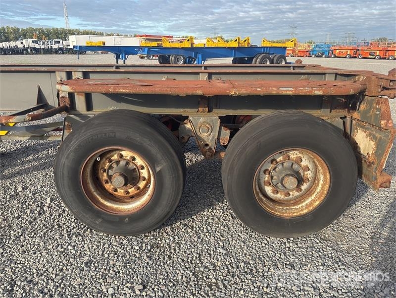Pacton T/A Container Trailer (Inoperable) Container trailers