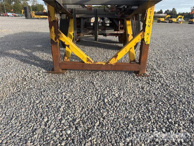 Pacton T/A Container Trailer (Inoperable) Container trailers