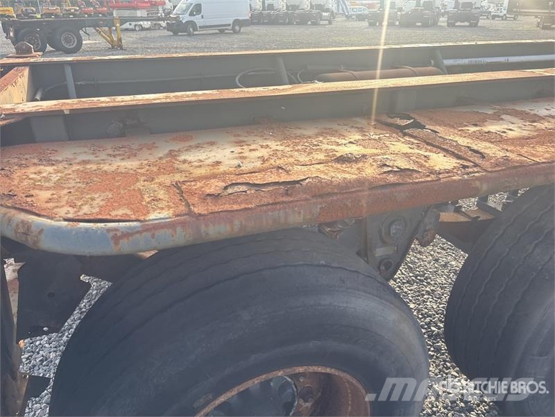 Pacton T/A Container Trailer (Inoperable) Container trailers
