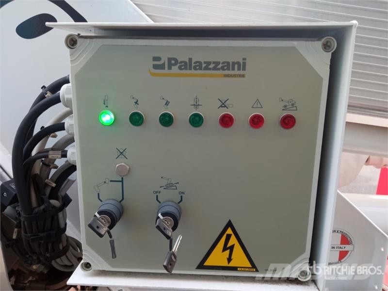 Palazzani TZX170 Crawler Articulating Boom Lift رافعات سلة مفصلية