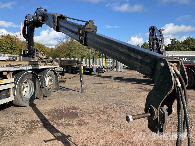 Palfinger Q150Z Easy fold. Q 4800 kg on 6x2 Sleeper Flatbed クレーントラック、ユニック車