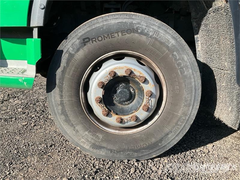 Palfinger Q150Z Easy fold. Q 4800 kg on 6x2 Sleeper Flatbed クレーントラック、ユニック車