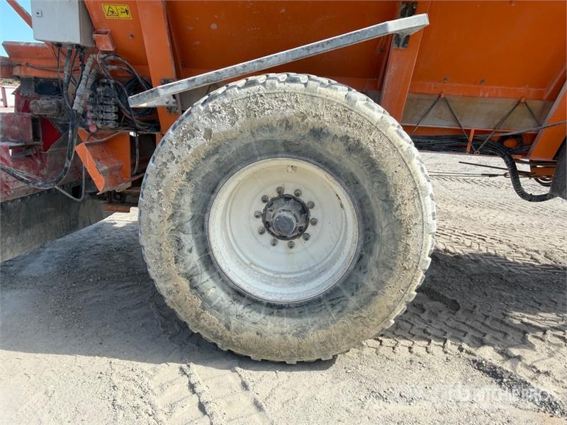 Panien P12E S/A Remorque Epandeur A Chaux 1 Essieu Spraye Farm machinery