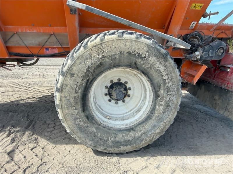 Panien P12E S/A Remorque Epandeur A Chaux 1 Essieu Spraye Farm machinery