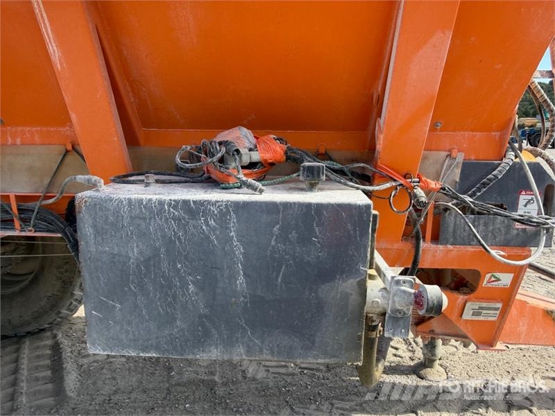 Panien P12E S/A Remorque Epandeur A Chaux 1 Essieu Spraye Farm machinery