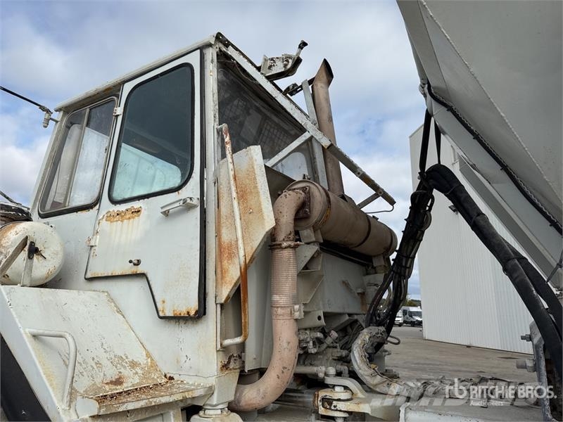 Panien P15 6x6 Camion Epandeur A Chaud Soil Stabilization Ostali kamioni
