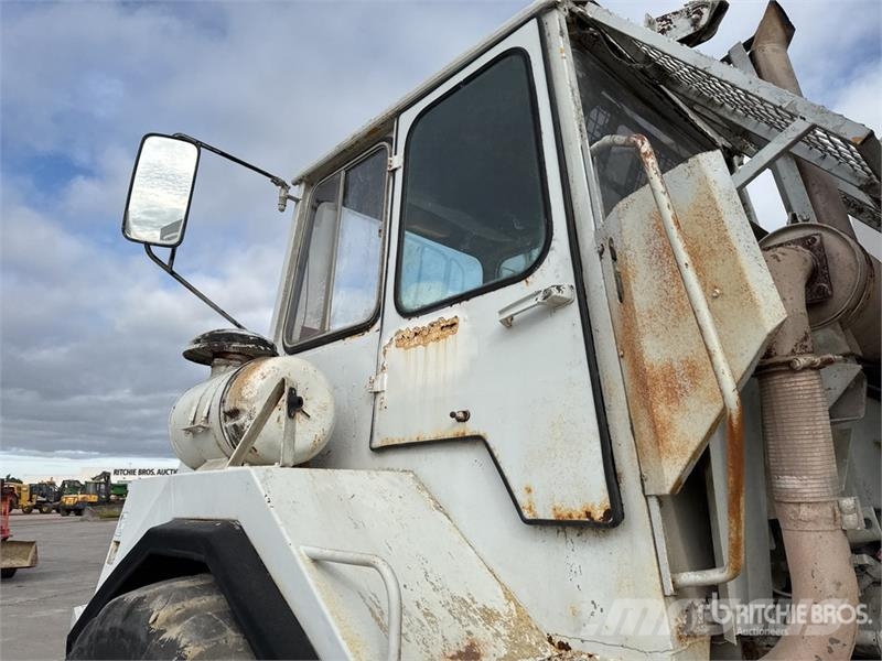 Panien P15 6x6 Camion Epandeur A Chaud Soil Stabilization Ostali kamioni