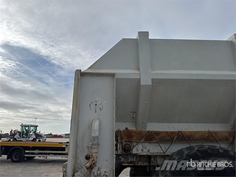Panien P15 6x6 Camion Epandeur A Chaud Soil Stabilization Ostali kamioni