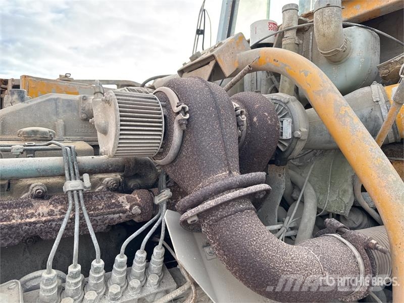 Panien P15 6x6 Camion Epandeur A Chaud Soil Stabilization Ostali kamioni