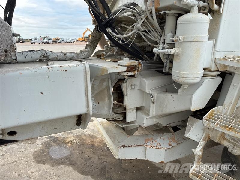 Panien P15 6x6 Camion Epandeur A Chaud Soil Stabilization Ostali kamioni