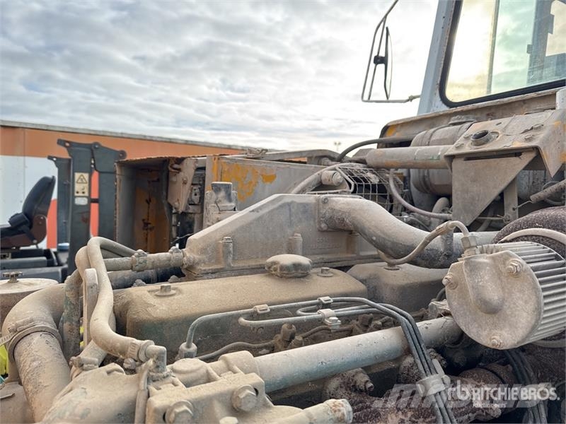 Panien P15 6x6 Camion Epandeur A Chaud Soil Stabilization Ostali kamioni