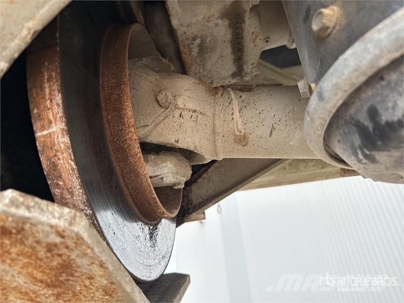 Panien P15 6x6 Camion Epandeur A Chaud Soil Stabilization Ostali kamioni