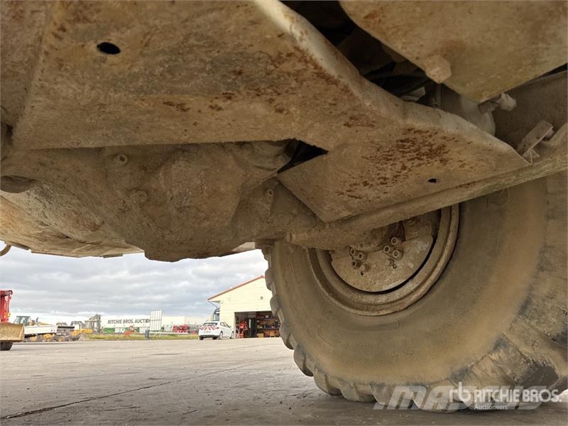 Panien P15 6x6 Camion Epandeur A Chaud Soil Stabilization Ostali kamioni