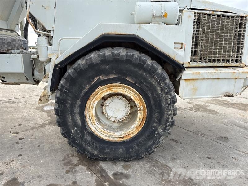 Panien P15 6x6 Camion Epandeur A Chaud Soil Stabilization Ostali kamioni