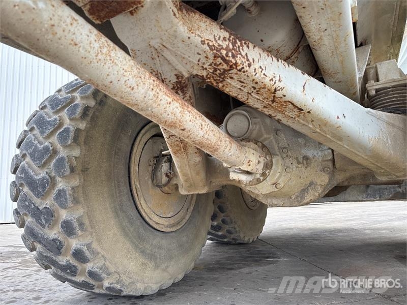 Panien P15 6x6 Camion Epandeur A Chaud Soil Stabilization Ostali kamioni