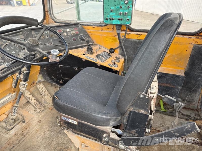Panien P15 6x6 Camion Epandeur A Chaud Soil Stabilization Ostali kamioni