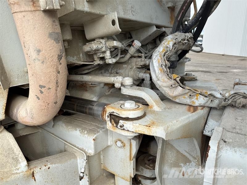 Panien P15 6x6 Camion Epandeur A Chaud Soil Stabilization Ostali kamioni