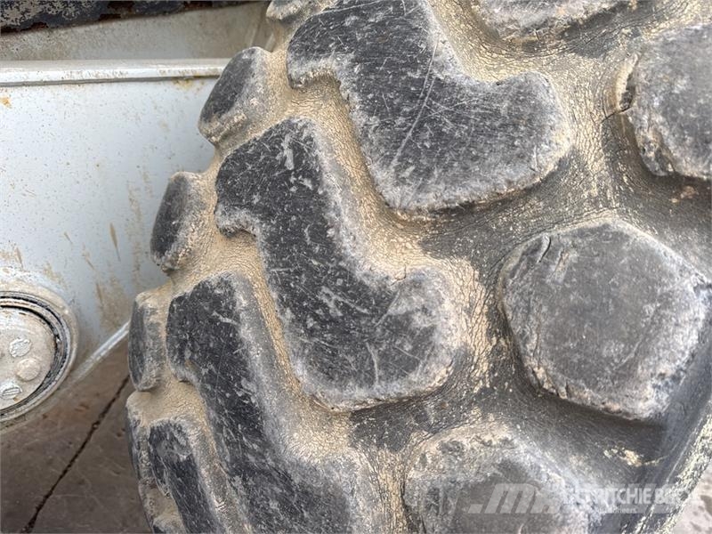 Panien P15 6x6 Camion Epandeur A Chaud Soil Stabilization Ostali kamioni