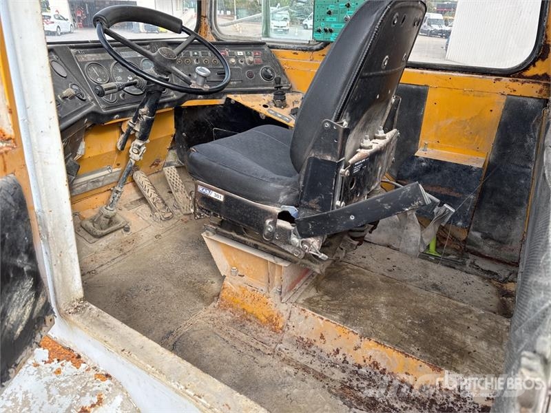 Panien P15 6x6 Camion Epandeur A Chaud Soil Stabilization Ostali kamioni