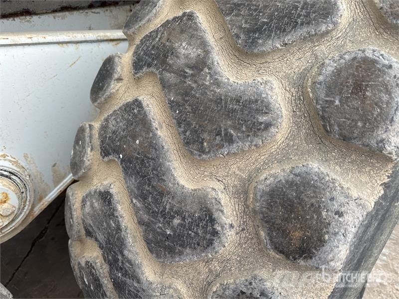 Panien P15 6x6 Camion Epandeur A Chaud Soil Stabilization Ostali kamioni