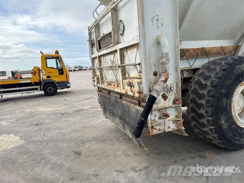 Panien P15 6x6 Camion Epandeur A Chaud Soil Stabilization Ostali kamioni